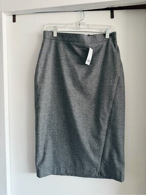 Back to the office, perfect pencil skirt.